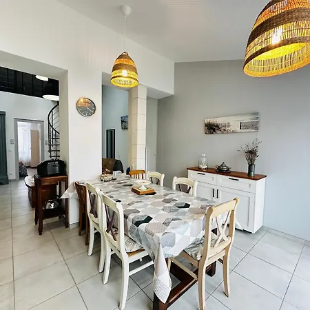 Charmante Maison Rénovée Près Du Centre - Fr-1-709-91 Fouras