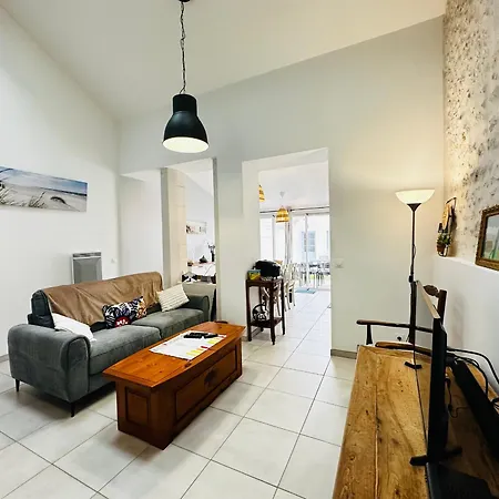 Semesterbostad Charmante Maison Renovee Pres Du Centre - Fr-1-709-91 Fouras