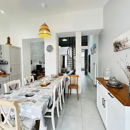 Charmante Maison Rénovée Près Du Centre - Fr-1-709-91 Casa vacanze *