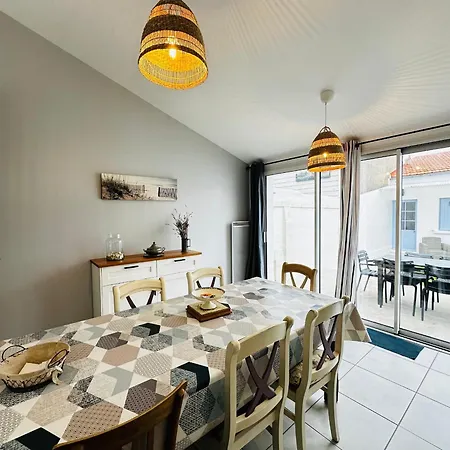 Semesterbostad Charmante Maison Renovee Pres Du Centre - Fr-1-709-91 Fouras