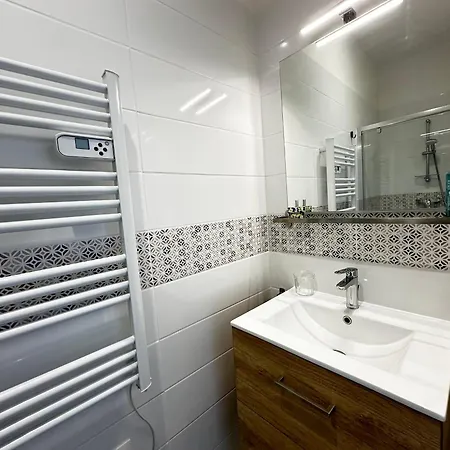 Holiday home Charmante Maison Renovee Pres Du Centre - Fr-1-709-91 *