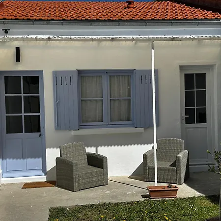 Charmante Maison Rénovée Près Du Centre - Fr-1-709-91 *