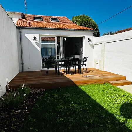 Semesterbostad Charmante Maison Renovee Pres Du Centre - Fr-1-709-91